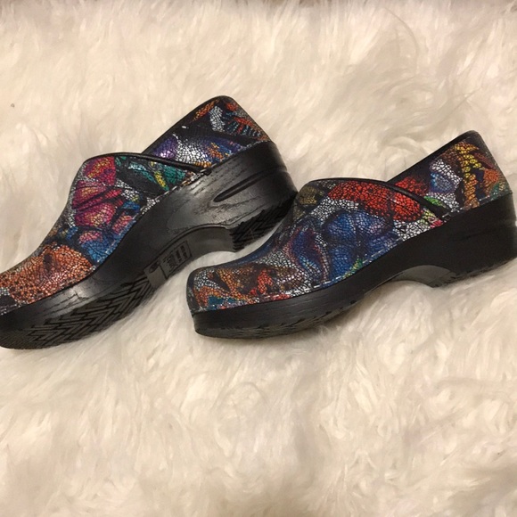 Sold on M! Sanita Clogs - Picture 2 of 5